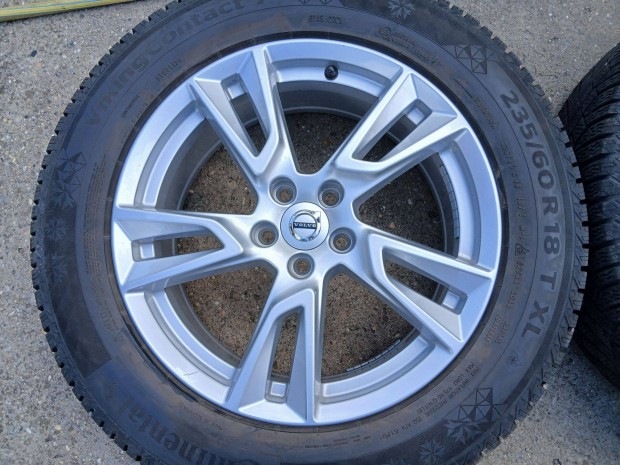 4db kivl Volvo XC60 18" alufelni felni tli gumikkal 5x108