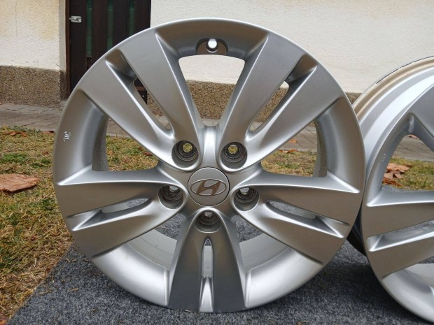 4db kivl gyri Hyundai i30 ix20 16" alufelni felni 5x114.3