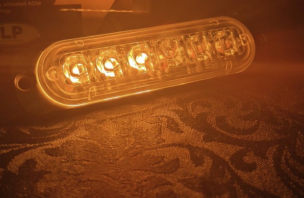 4db-os Gejin 6-LED Stroboszk�p Szett - �j, Brut�l f�ny (12V/24V)