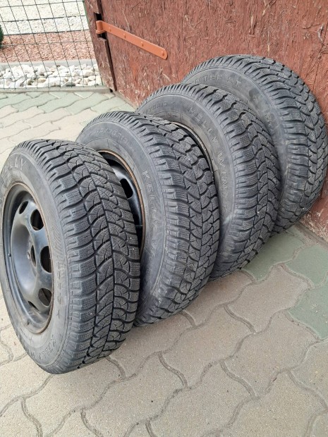 4db téli gumi 175/70R13