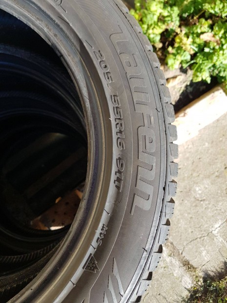 4db téligumi 205/55 R16