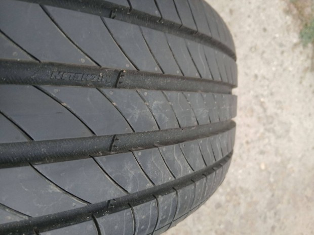 4db j 215/65 R17 Michelin nyri gumi 2024-es 215/65 R17 17