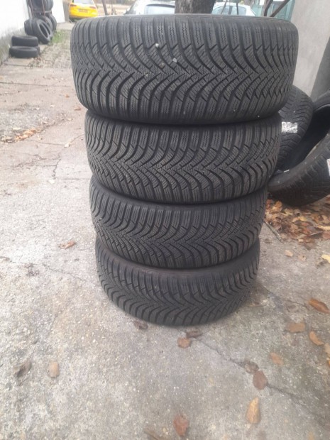 4db jszer 195 50 15 tli gumi