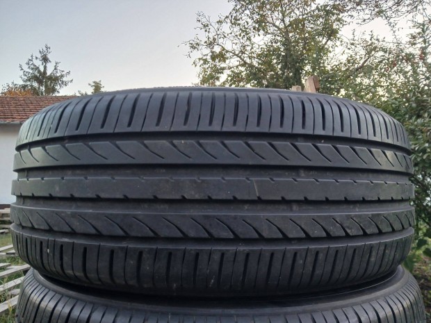 4db jszer 215/50 R18 Toyo nyri gumi 7mm-es 215/50R18 18