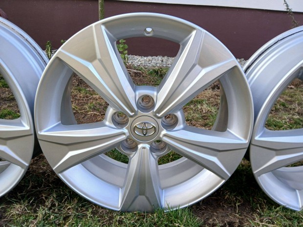 4db újszerű Toyota C-HR CHR Yaris Cross 17" alufelni felni 5x114.3