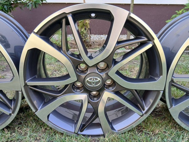 4db újszerű Toyota Rav4 Rav 4 17" alufelni felni 5x114.3