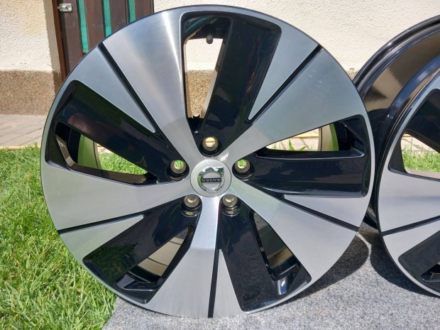 4db újszerű Volvo XC60 XC40 V40 V60 S60 18" alufelni felni 5x108