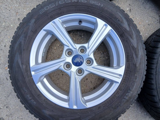 4db újszerű gyári 16" Ford Puma alufelni felni téli Nokian gumikkal