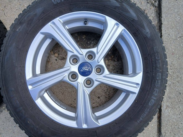 4db újszerű gyári 16" Ford Puma alufelni felni téli Nokian gumikkal