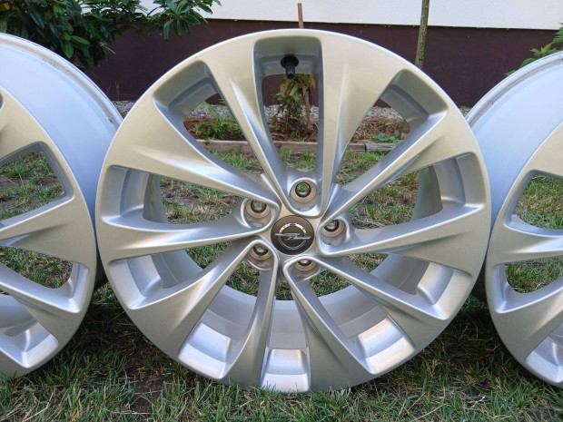 4db újszerű gyári Opel Astra K J Mokka alufelni felni 17" 5x105 17
