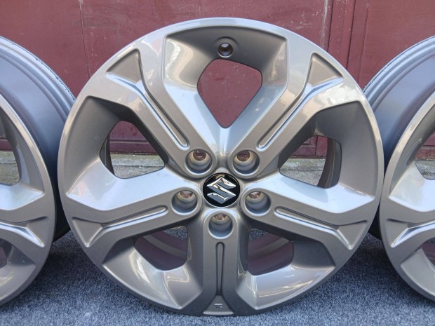 4db újszerű gyári Suzuki Vitara SX4 S-Cross 17" alufelni felni 5x114.3
