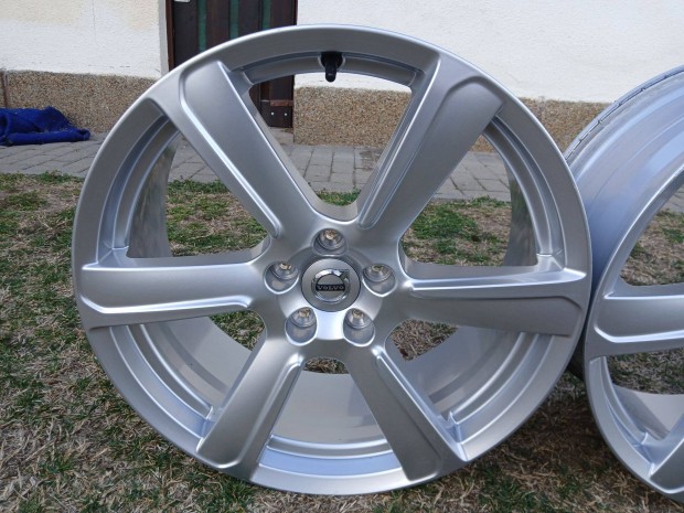 4db újszerű gyári Volvo V60 S60 S90 V90 XC90 19" alufelni felni 5x108
