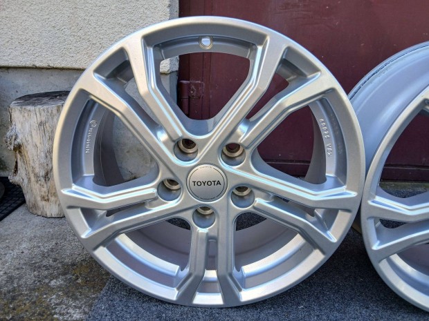 4dbjszer Toyota Corolla Yaris Cross Auris Avensis 16" alufelni felni