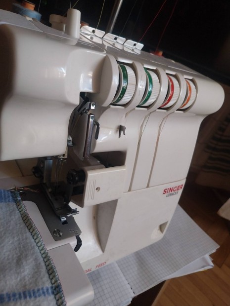 4szálas overlock minden tartozékával eladó