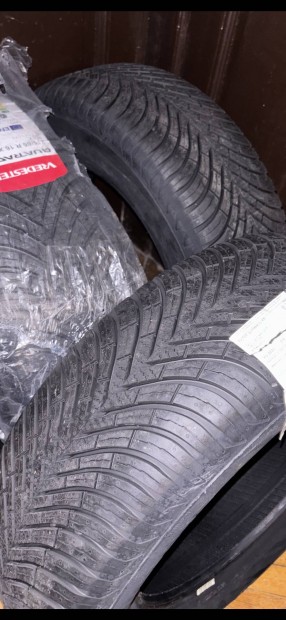 4új Vredestein Contract autógumi eladó