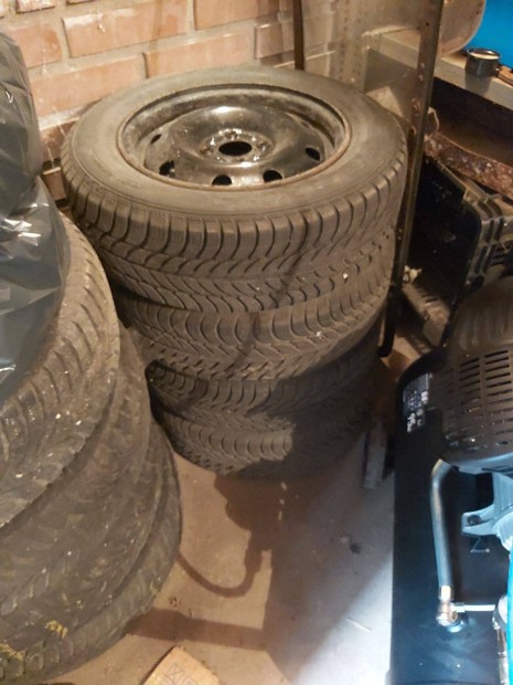 4x100 14 Téli kerék 175/65 R14 Debica gumival