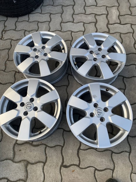 4x100 16 gyri Nissan 