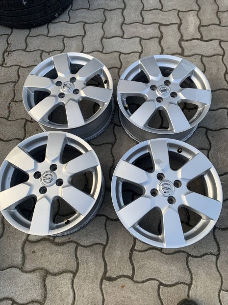 4x100 16 gyri Nissan 