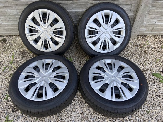 4x100 17" Új Gyári Toyota Lemezfelni Új Falken gumikkal 17 col