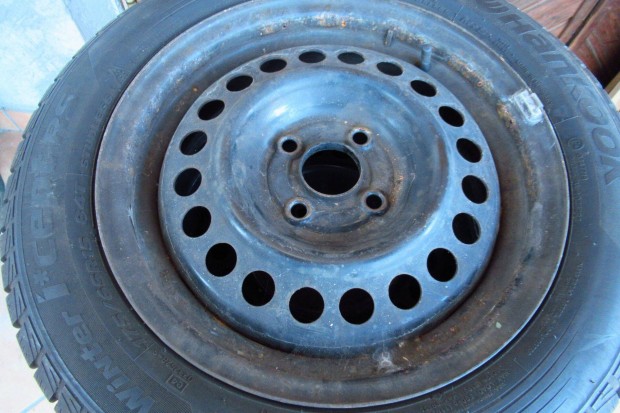 4x100 Lemezfelni 175/65 R15 Hankook Téli gumi garnitúra