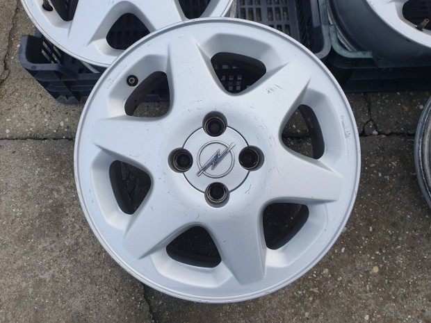 4x100 Opel Corsa astra meriva alufelni 6x15 ET49 