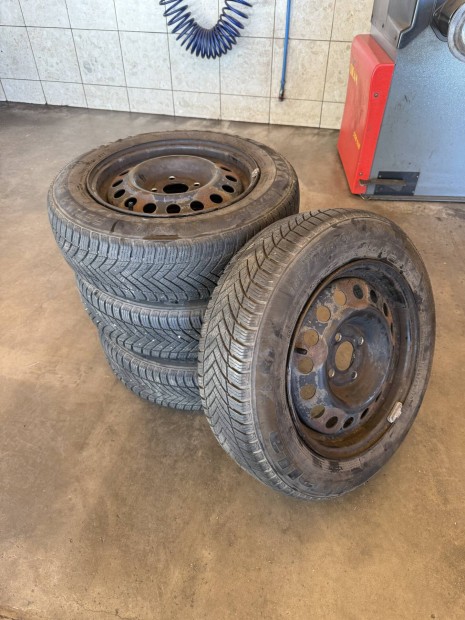 4x100 R14 lemezfelni+165/70 Rotalla teligumi
