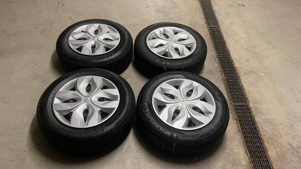 4x100 Renault 185/65 R15 Nyri gumik gyri dsztrcskkal