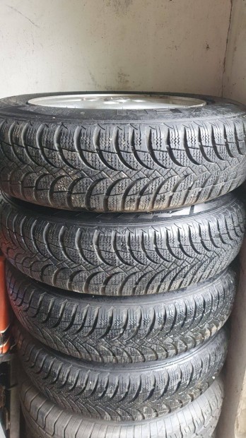 4x100 Stilauto alufelni garnitura 155/80 R13 Nexen tli gumikkal