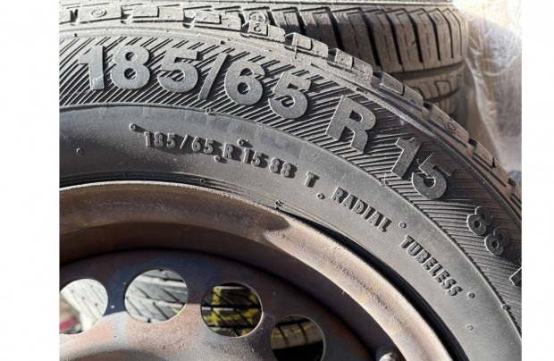 4x100-as lemezfelni (Opel Corsa D) 185/65 R15 gumival eladó