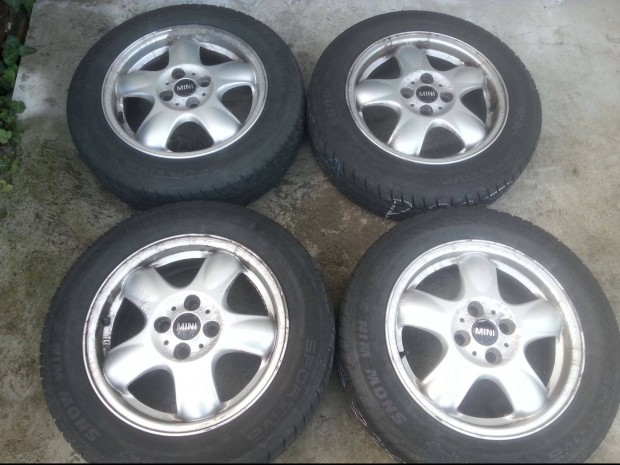 4x100 gyári Mini alufelni 175/65R15 Sportiva téli gumival