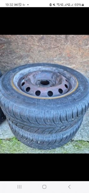 4x100 lemezfelni 175/65r14 kleber téligumikkal 6mm profilmélységgel! 1