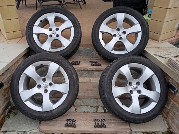 4x108 17 col 17' 17" gyri Peugeot alufelni 225/50 r17 gumikkal