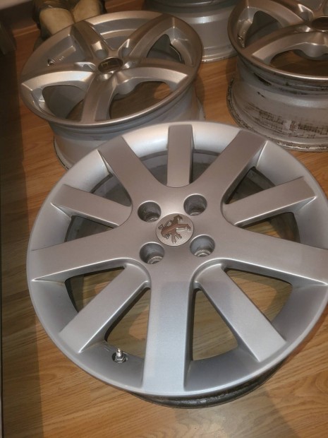 4x108 17 gy�ri peugeot