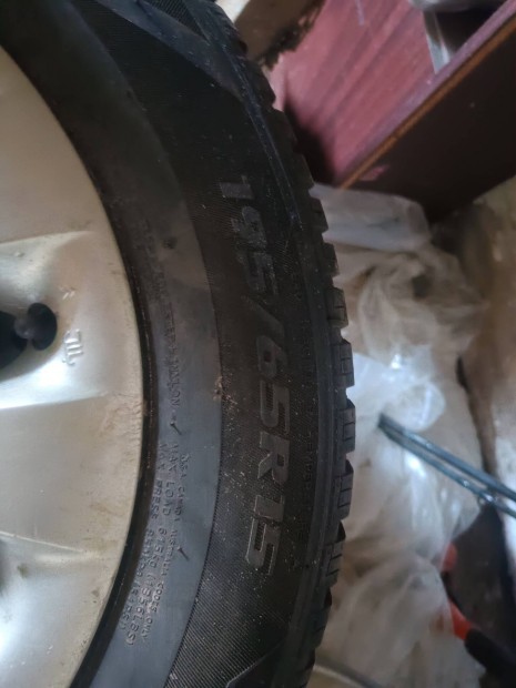 4x108 Citroen alufelni 195/65r15 ngyvszakos gumival elad 
