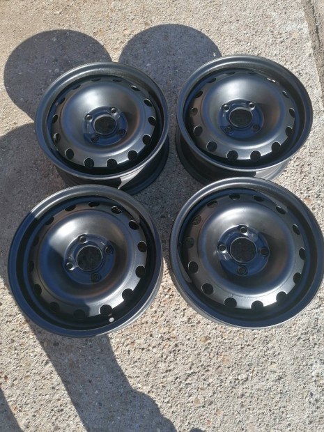 4x108-as,14-es Peugeot-Citron felni 