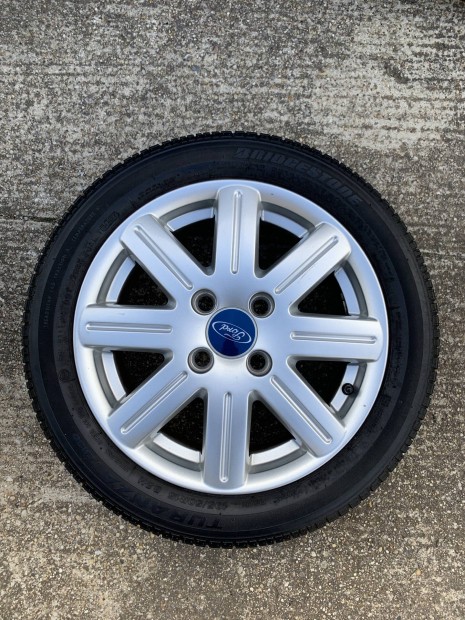 4x108-as 15"-os Ford alufelni nyri gumikkal
