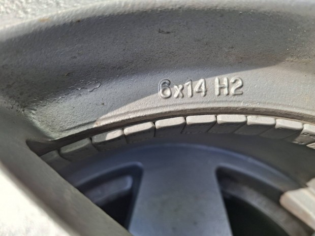 4x108 felni uj gumikkal eladó