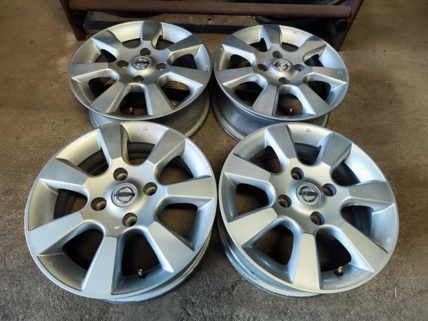 4x114,3 15" Gy�ri Nissan Alufelni Felni 90Garage #1897