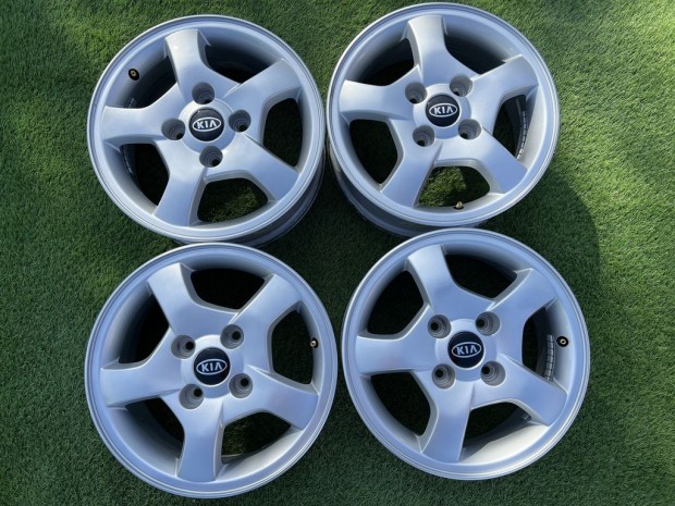 4x114.3 15" Kia gyri alufelni 6Jx15h2 ET43