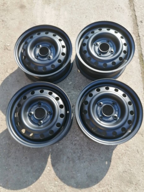 4x114,3-as,15-s Mitsubishi Colt felni 