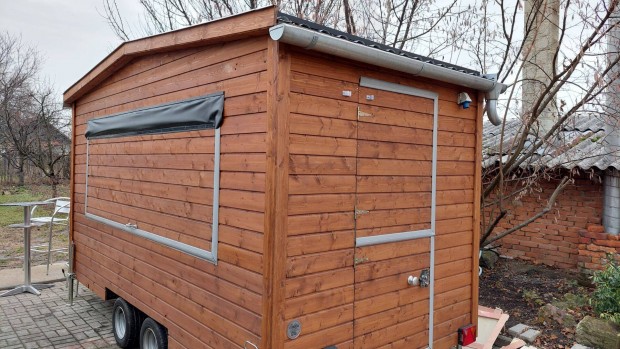 4x2 m k�ttengelyes Napelemes b�f�kocsi elad�