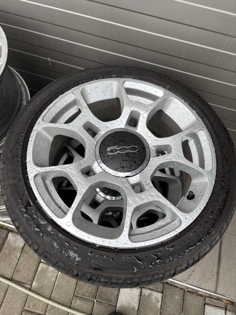 4x98 16" Fiat 500 Alufelni 195/45 R16 nyrigumi