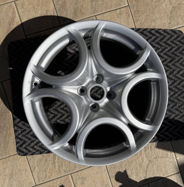 4x98 17" Alfa-Romeo Mito gyári könnyűfém felnik
