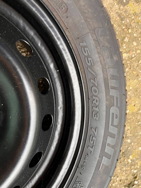 4x98 R13 fnyezett, centrozott felnin Laufenn Tligumi