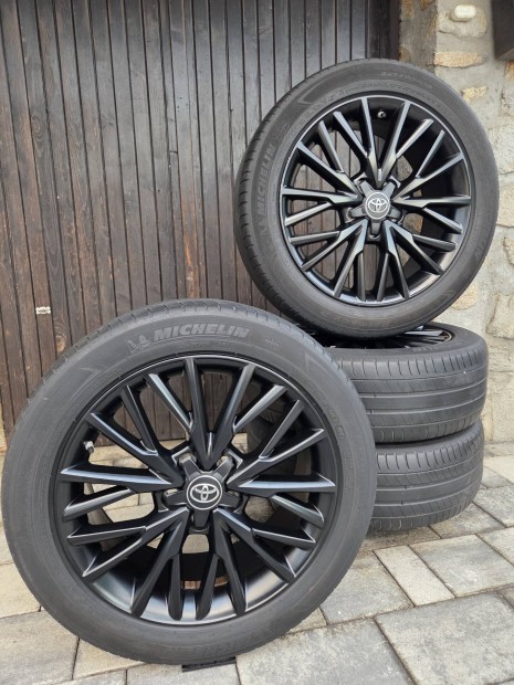 4x 18" Toyota C-HR alufelni +Tpms 225/50 r18 nyri gumival 