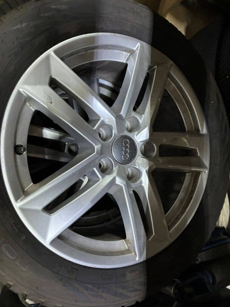 4x Audi alufelni tlikerk 17" A4 A6 225/50 Nokian tligumi jszer