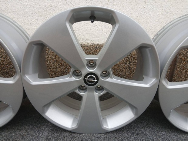 4x kiv�l� Opel Mokka Astra K J Ampera-e alufelni felni 17" 5x105 17