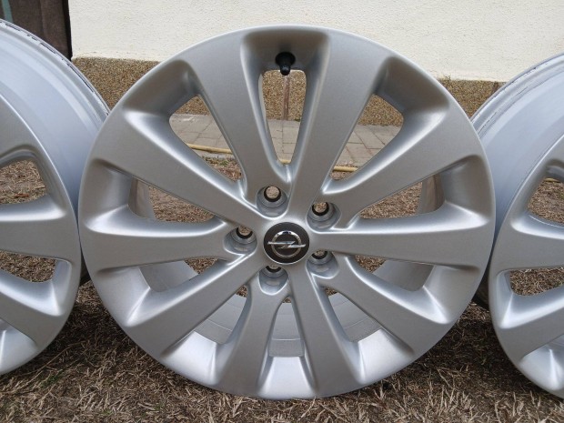 4x �jszer� Opel Mokka Astra K J Ampera-e alufelni felni 17" 5x105 17