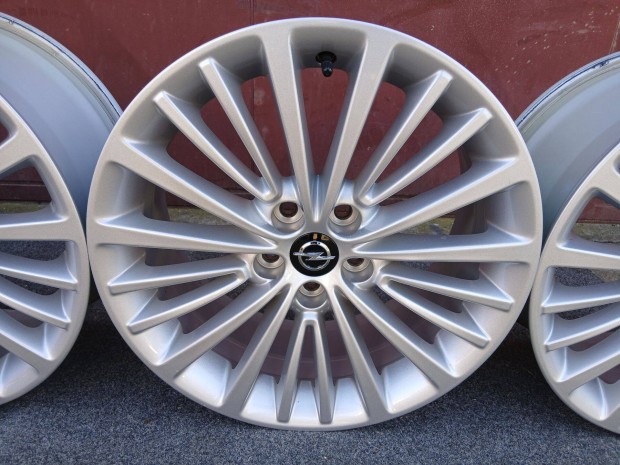 4x �jszer� Opel Mokka Astra K J Ampera-e alufelni felni 17" 5x105 17