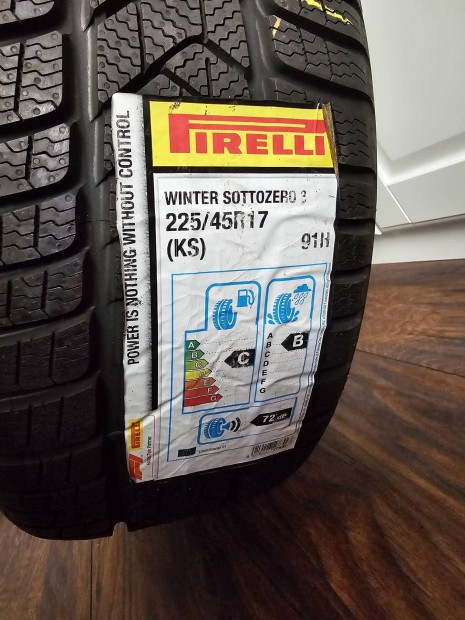 4xpirelli Sottozero 3 225/45 R17